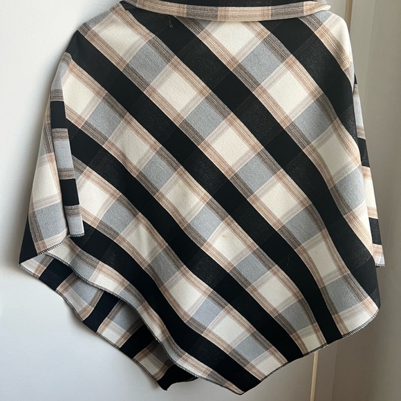 Plaid Cape - Picture 3 of 5